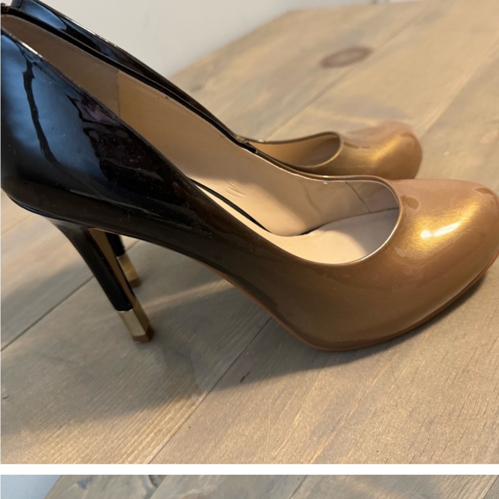 Guess Black and Gold Pumps